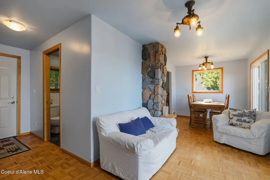 5495 Bottle Bay Road Sagle ID 83860