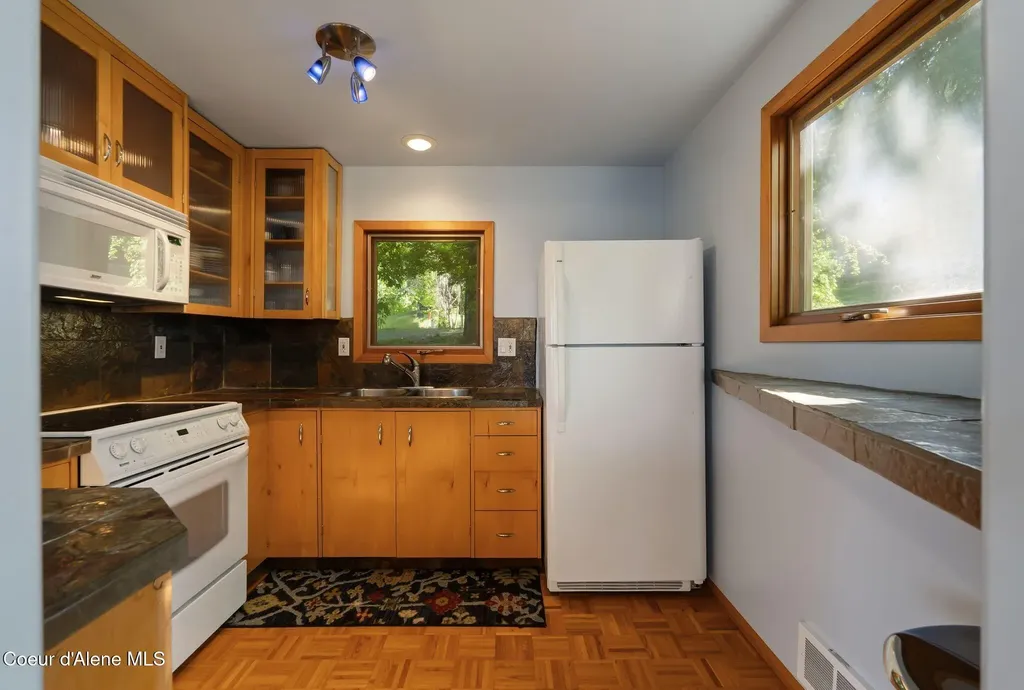 5495 Bottle Bay Road Sagle ID 83860