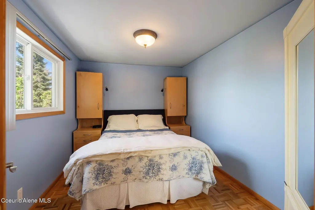 5495 Bottle Bay Road Sagle ID 83860