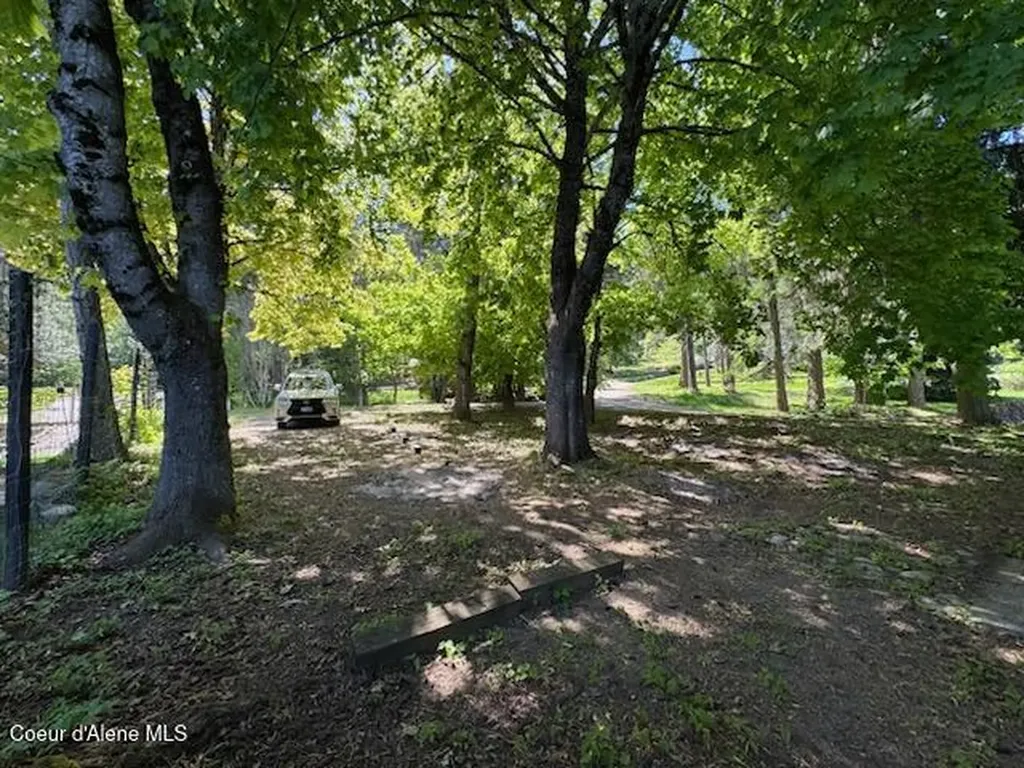 5495 Bottle Bay Road Sagle ID 83860