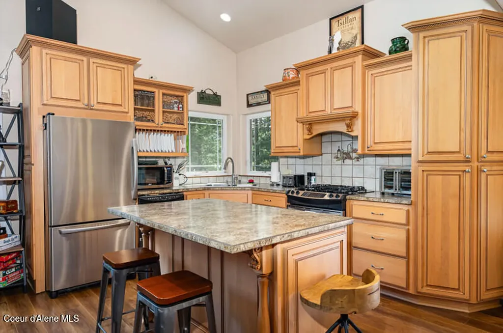 608 Country Club Lane Pinehurst ID 83850