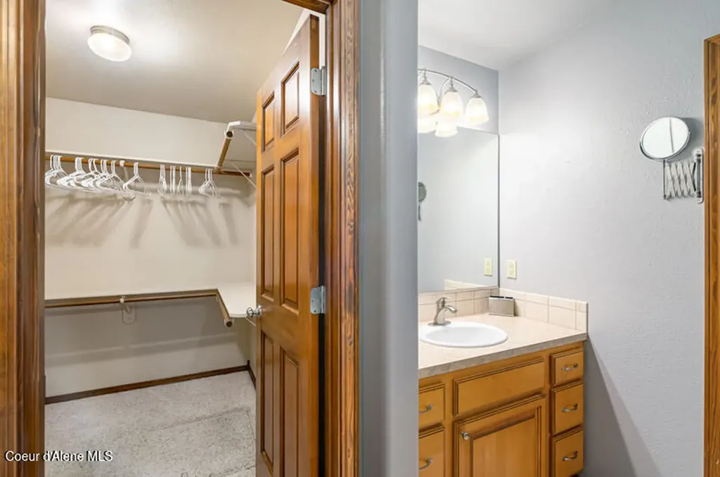 608 Country Club Lane Pinehurst ID 83850