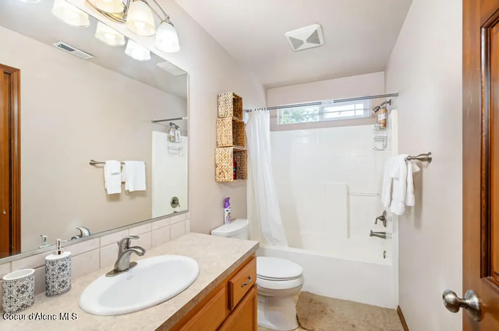608 Country Club Lane Pinehurst ID 83850