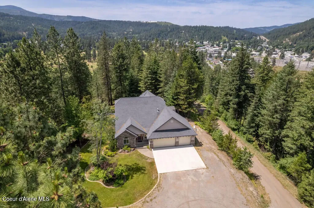 608 Country Club Lane Pinehurst ID 83850