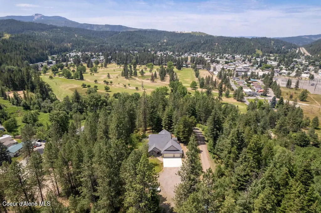 608 Country Club Lane Pinehurst ID 83850