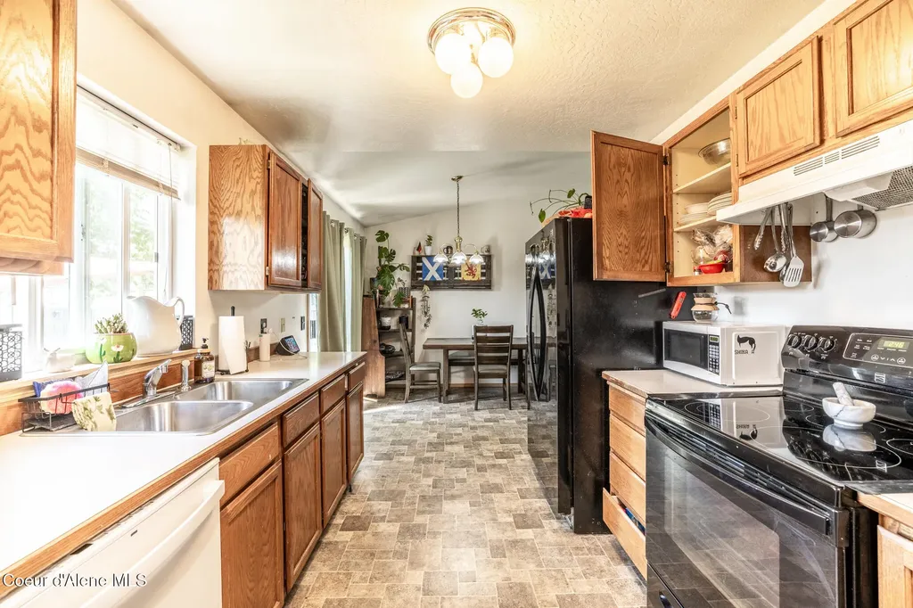51 & 55 E Ryan Drive Hayden ID 83835