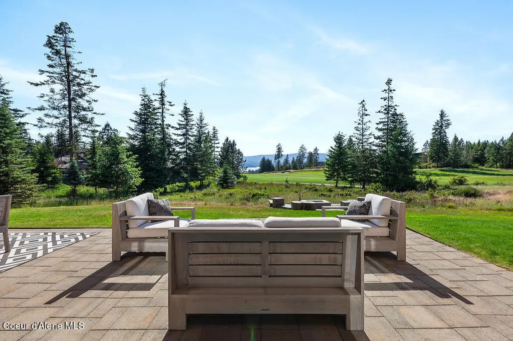 8033 S Gozzer Road Harrison ID 83833