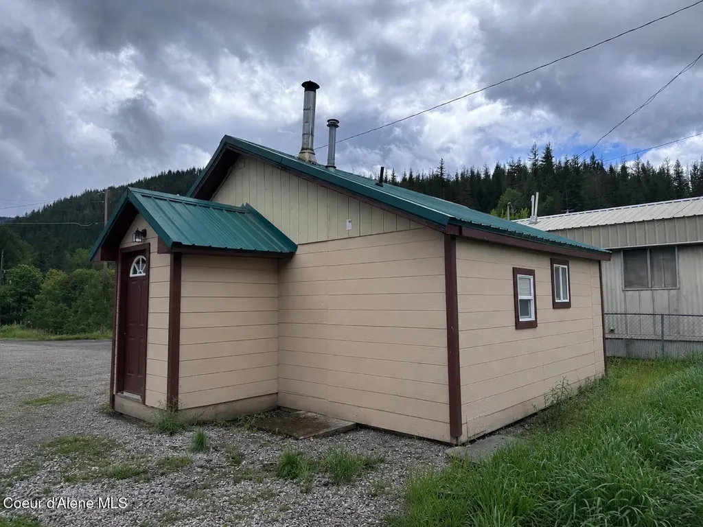 706 B Street Pinehurst ID 83850