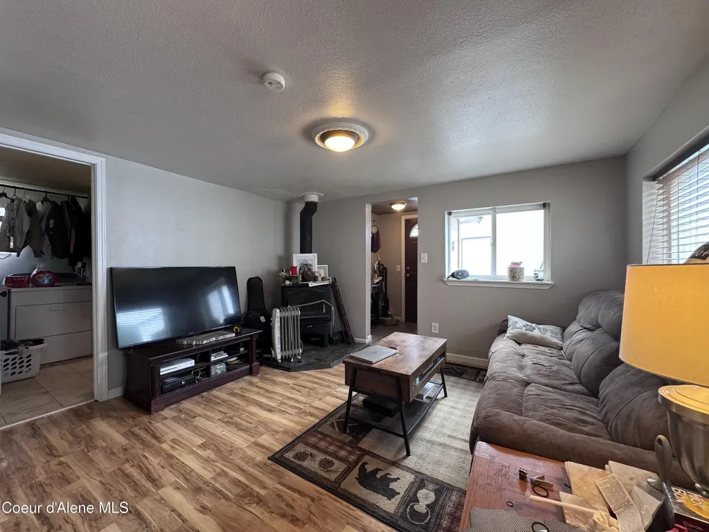706 B Street Pinehurst ID 83850
