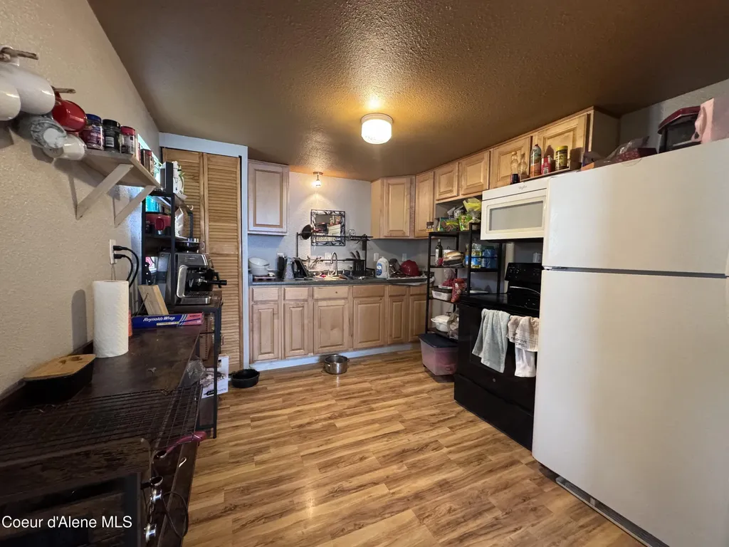 706 B Street Pinehurst ID 83850