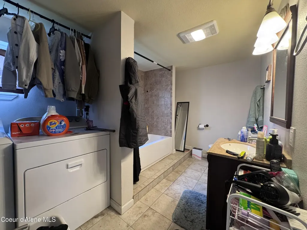 706 B Street Pinehurst ID 83850