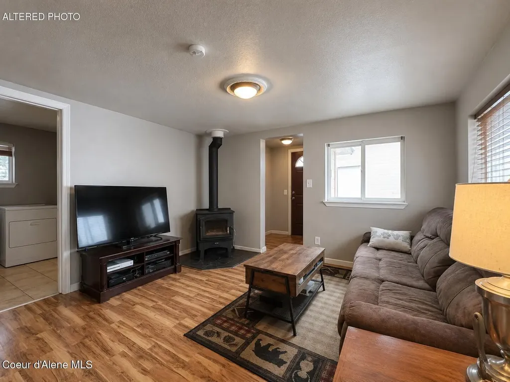 706 B Street Pinehurst ID 83850