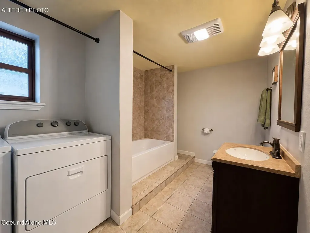 706 B Street Pinehurst ID 83850