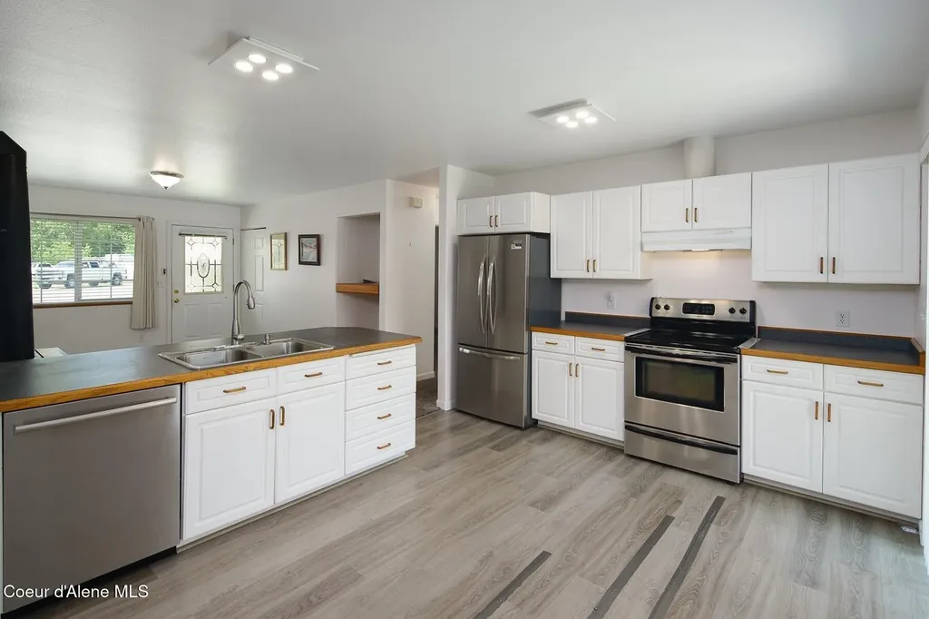 816 Shidaw Court Sandpoint ID 83864