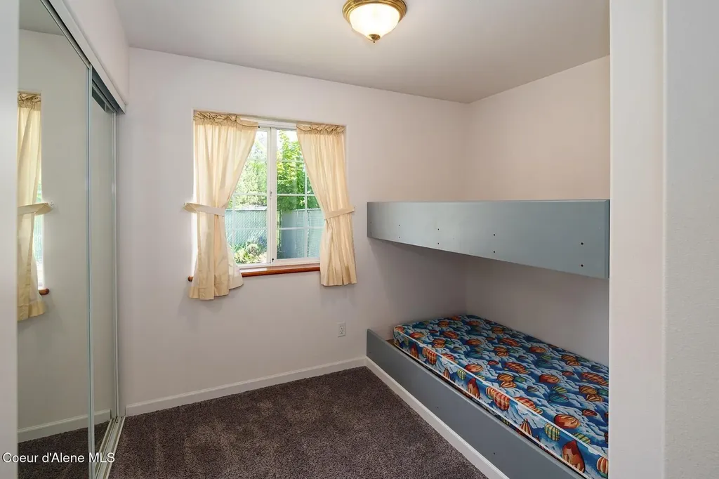 816 Shidaw Court Sandpoint ID 83864