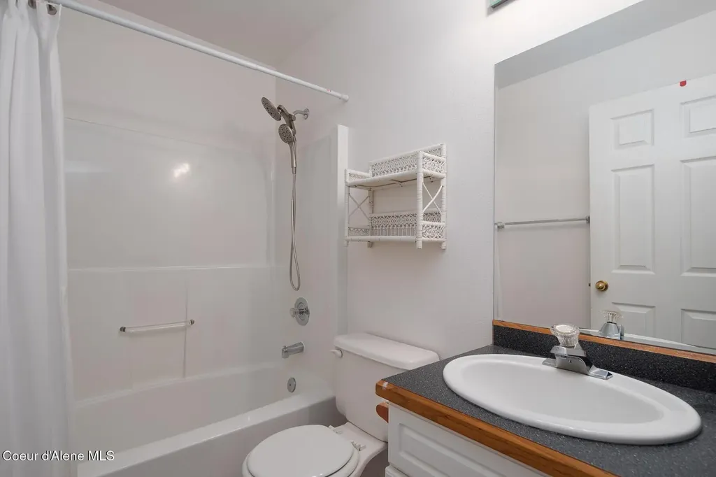 816 Shidaw Court Sandpoint ID 83864