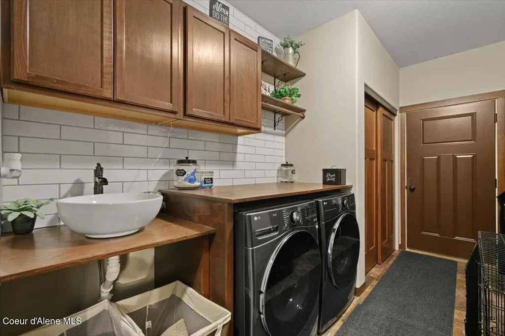 200 Dancing Lights Lane Athol ID 83801