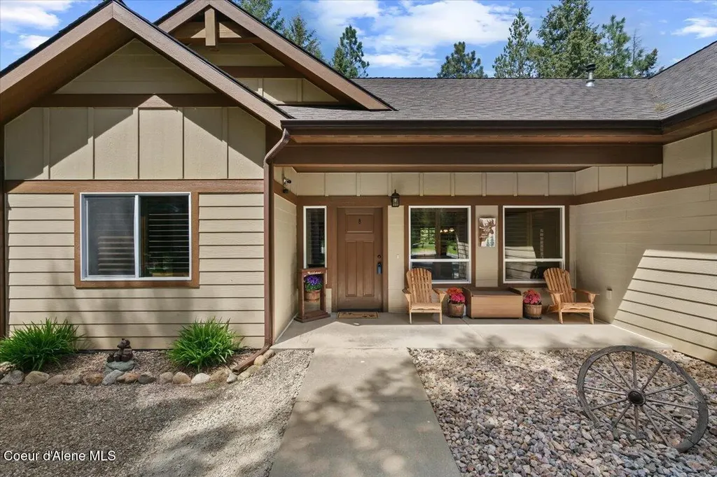 200 Dancing Lights Lane Athol ID 83801