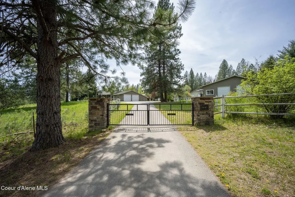 2087 E Glacier Road Hayden ID 83835