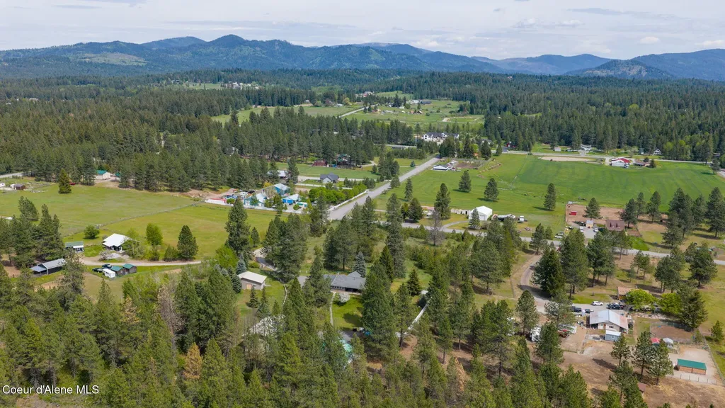 2087 E Glacier Road Hayden ID 83835