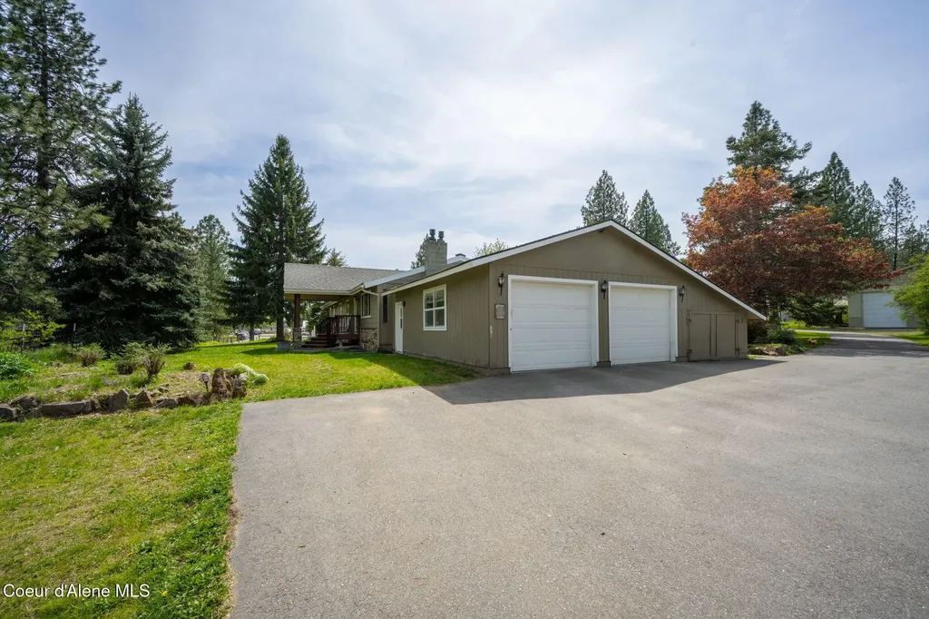 2087 E Glacier Road Hayden ID 83835