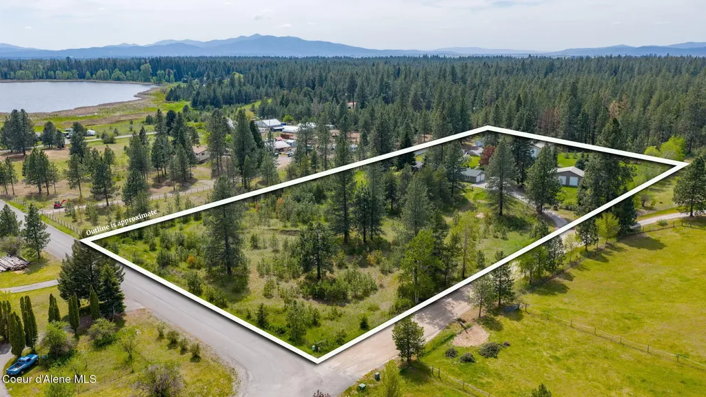 2087 E Glacier Road Hayden ID 83835