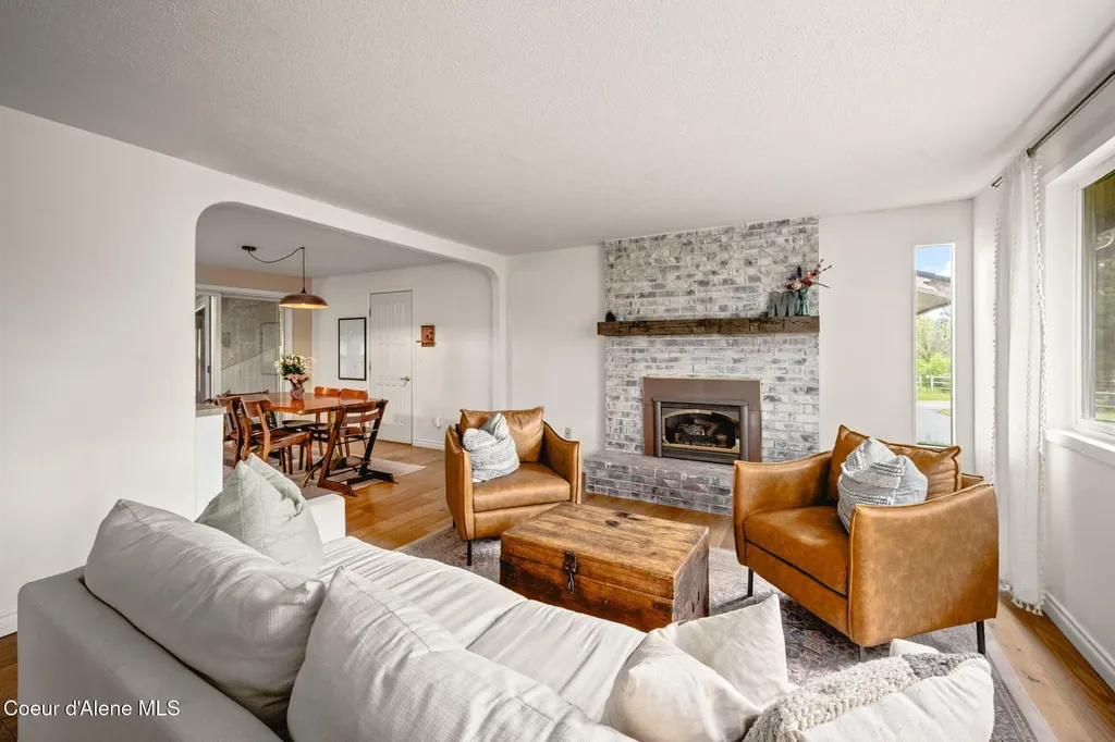 2087 E Glacier Road Hayden ID 83835