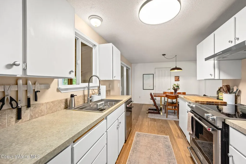2087 E Glacier Road Hayden ID 83835