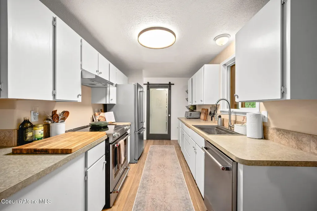 2087 E Glacier Road Hayden ID 83835