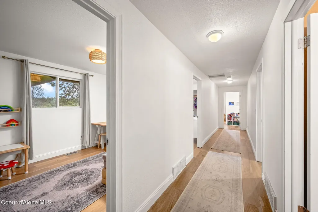 2087 E Glacier Road Hayden ID 83835