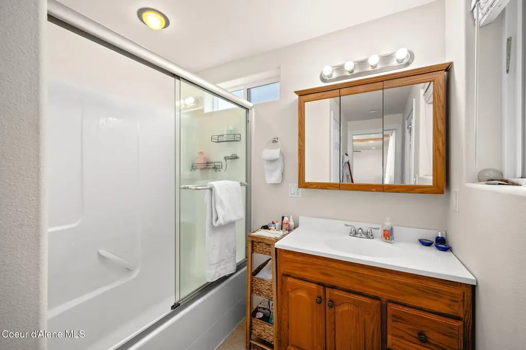 2087 E Glacier Road Hayden ID 83835