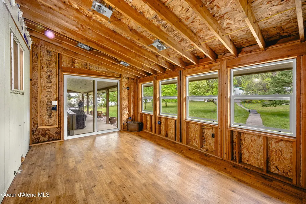 2087 E Glacier Road Hayden ID 83835