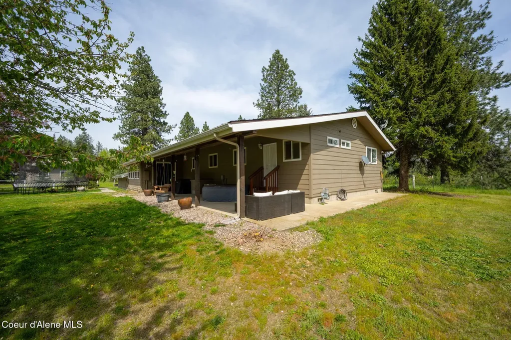 2087 E Glacier Road Hayden ID 83835