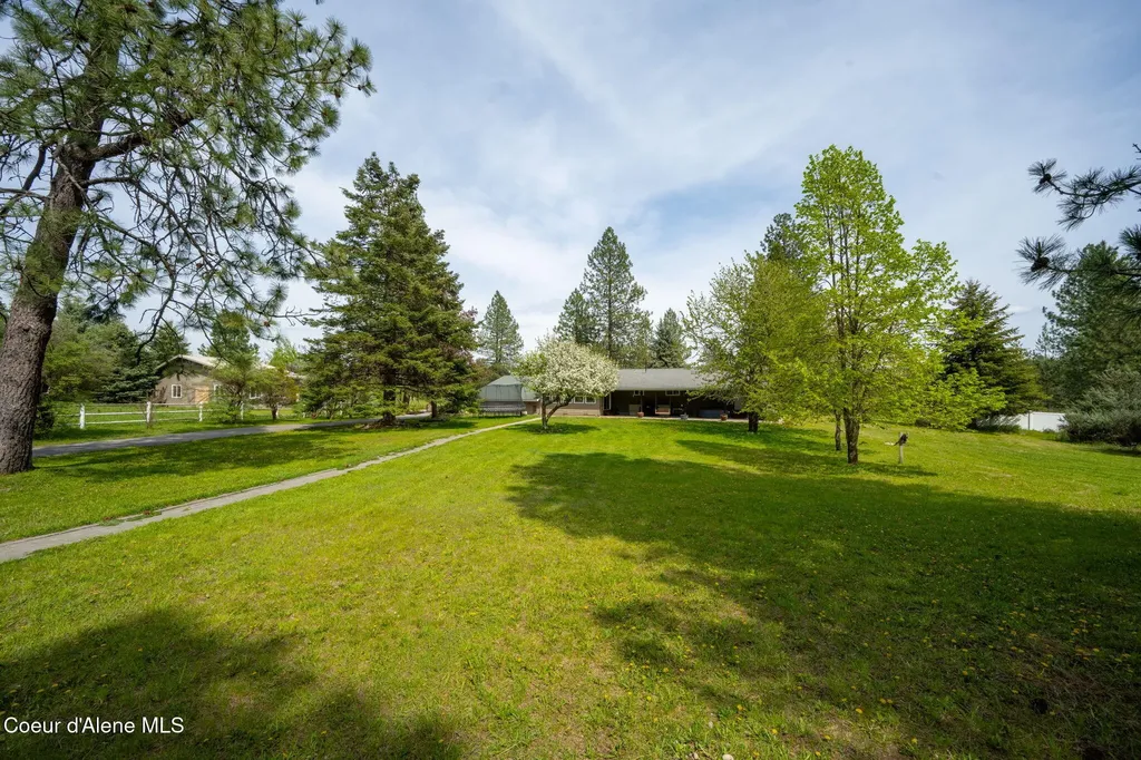 2087 E Glacier Road Hayden ID 83835