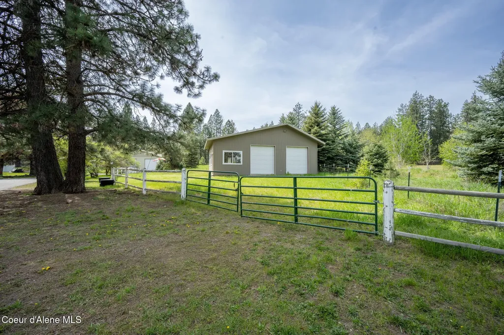 2087 E Glacier Road Hayden ID 83835