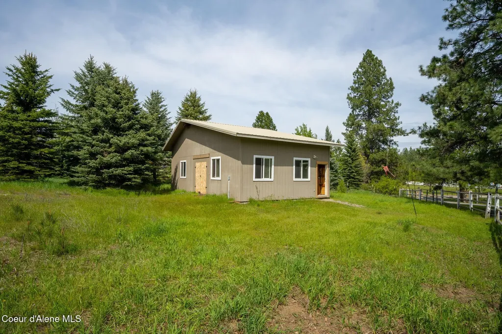 2087 E Glacier Road Hayden ID 83835