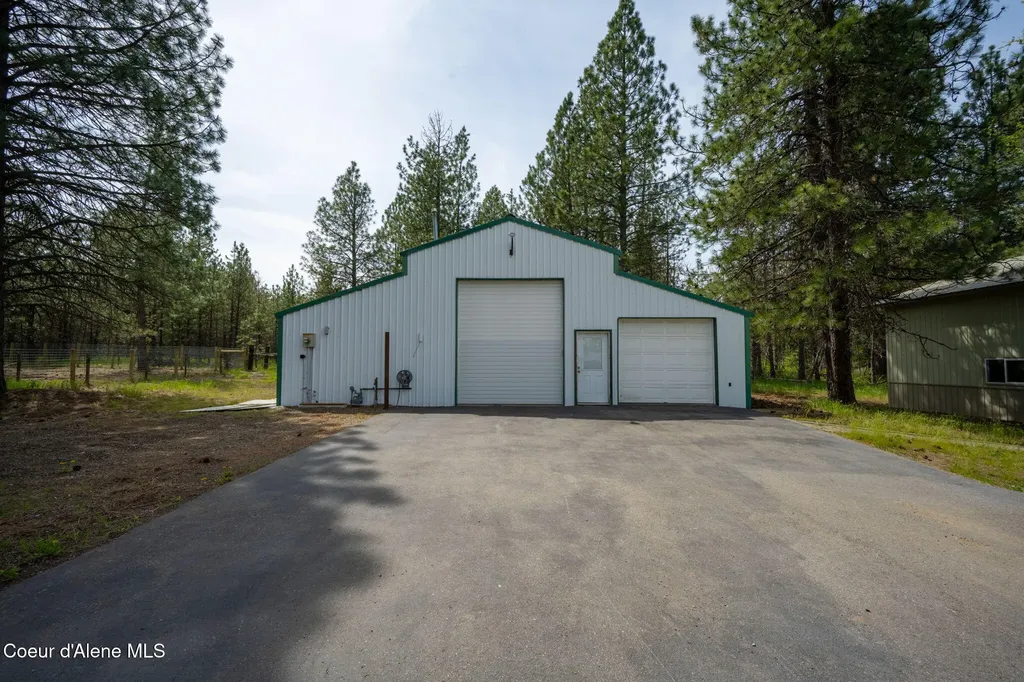 2087 E Glacier Road Hayden ID 83835