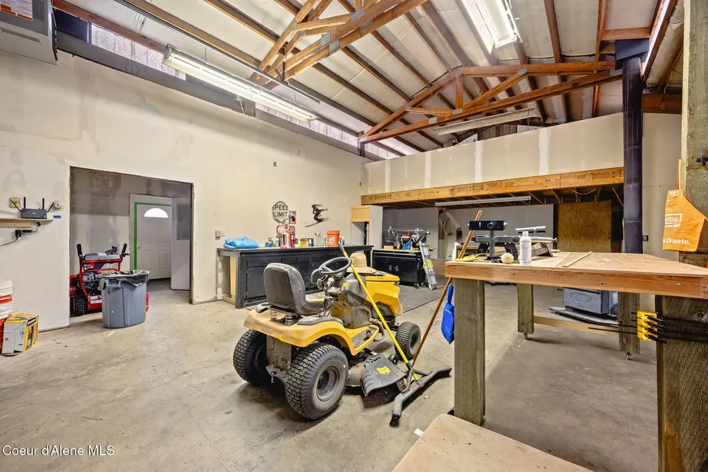 2087 E Glacier Road Hayden ID 83835