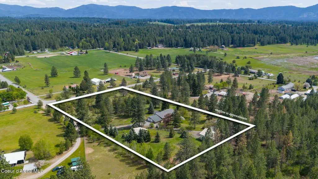 2087 E Glacier Road Hayden ID 83835