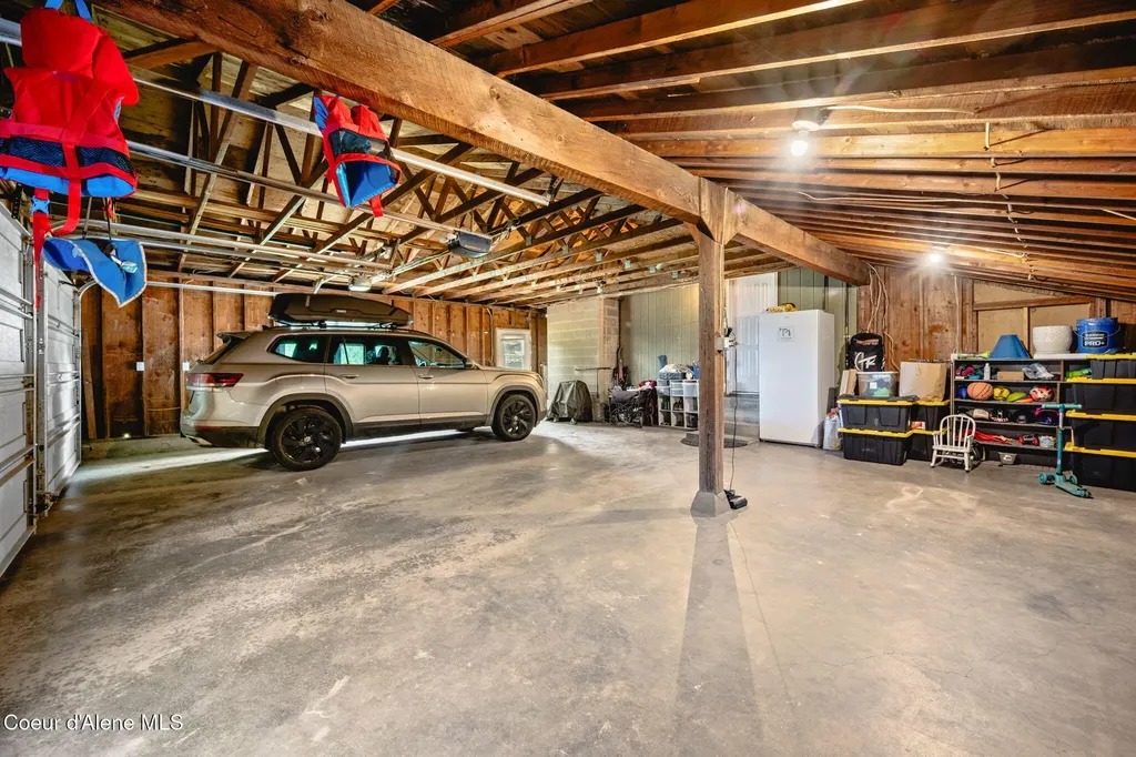2087 E Glacier Road Hayden ID 83835