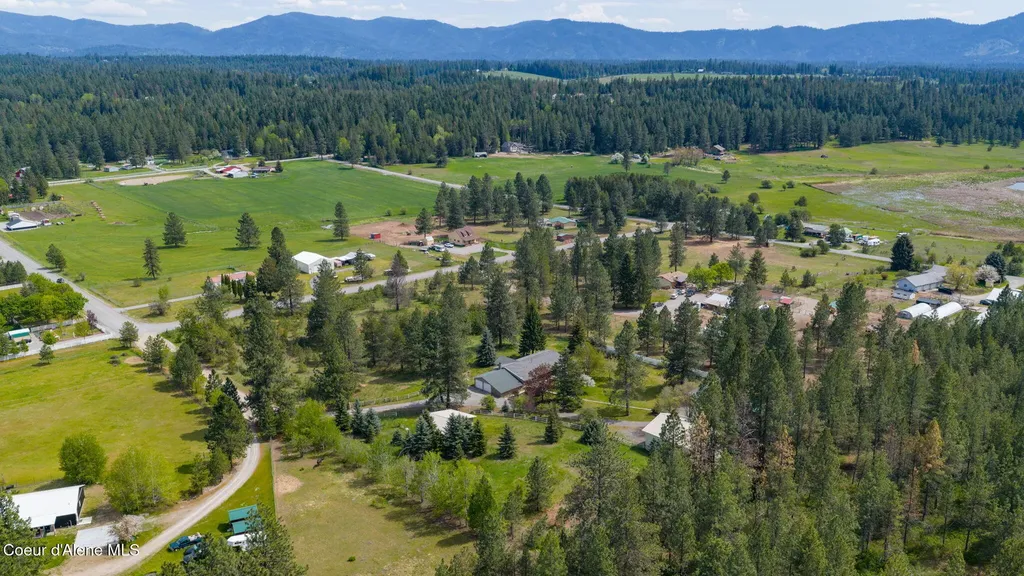 2087 E Glacier Road Hayden ID 83835