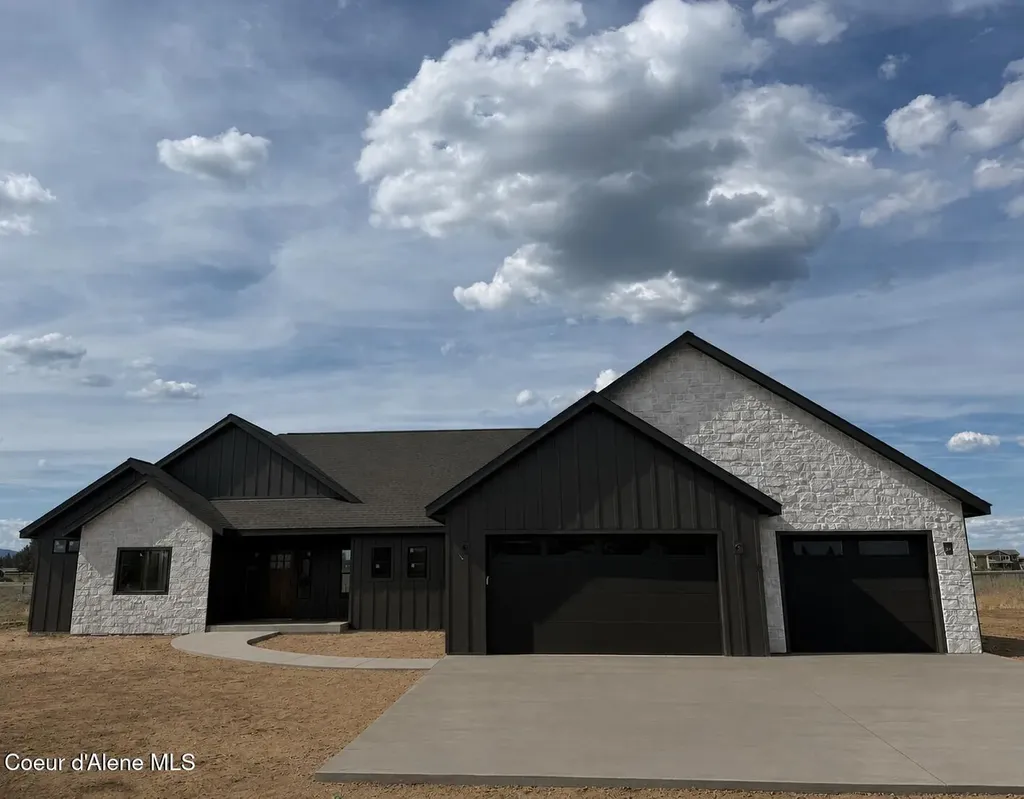 1971 E Yellow Pine Avenue Athol ID 83801