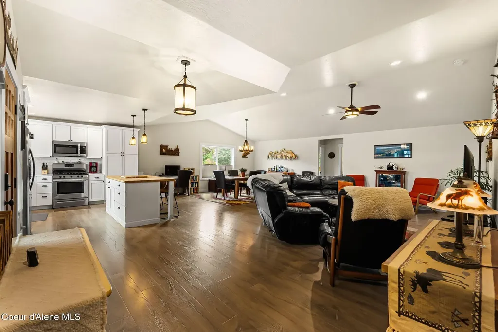 113 Crooked Ear Drive Sandpoint ID 83864