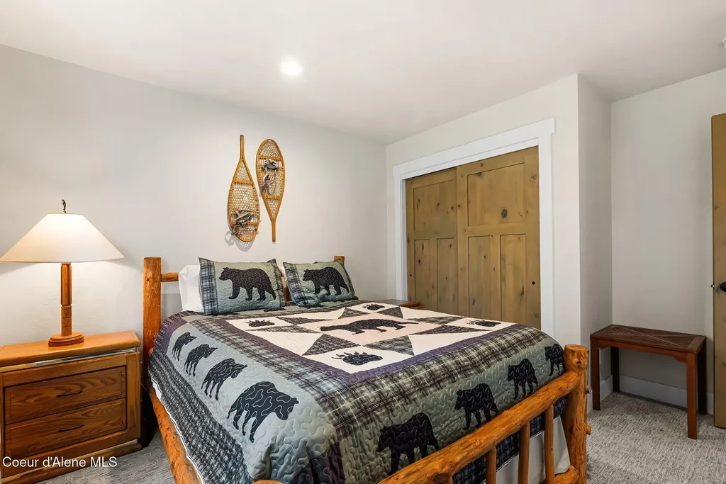 113 Crooked Ear Drive Sandpoint ID 83864