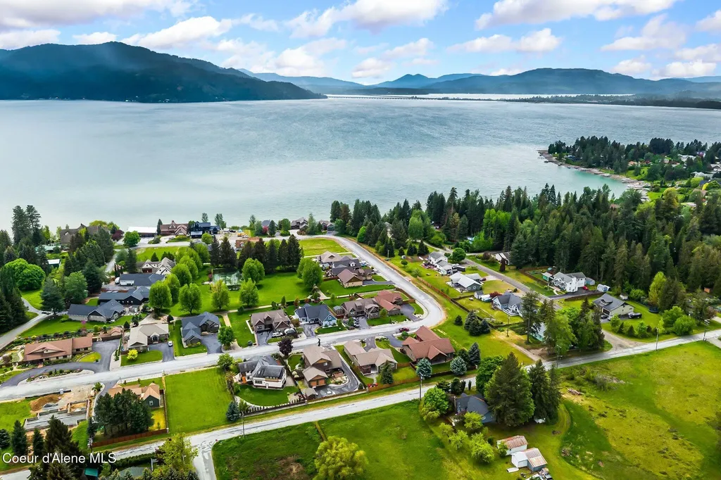 113 Crooked Ear Drive Sandpoint ID 83864