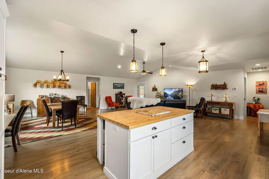 113 Crooked Ear Drive Sandpoint ID 83864