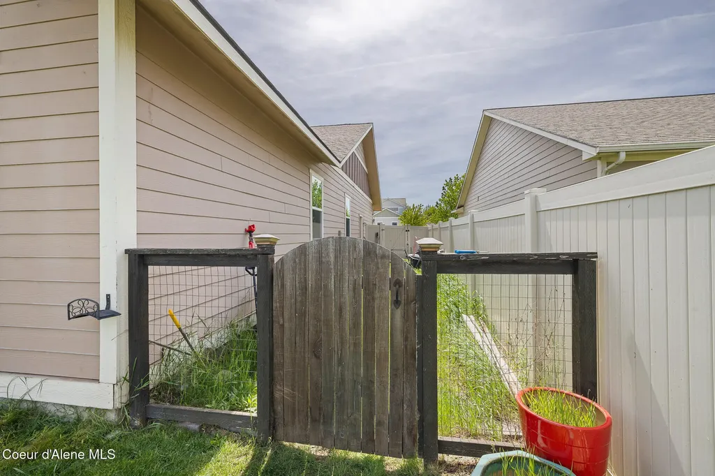 3379 N Cormac Loop Post Falls ID 83854