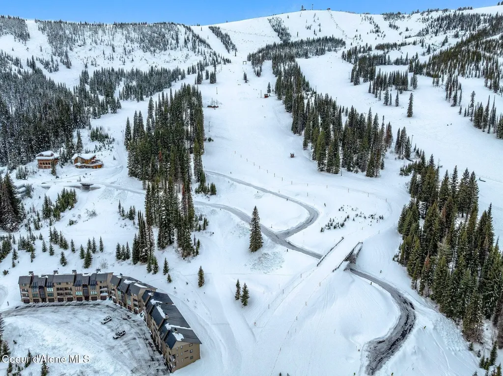 Crystal View L3 B4 Sandpoint ID 83864
