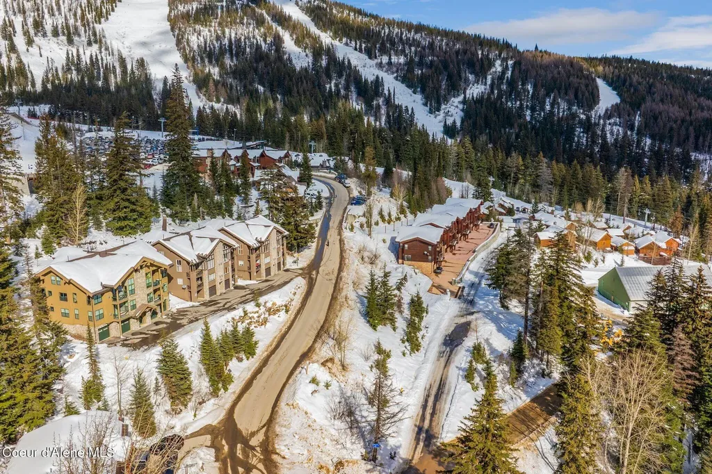 Nna Hemlock Lane Sandpoint ID 83864