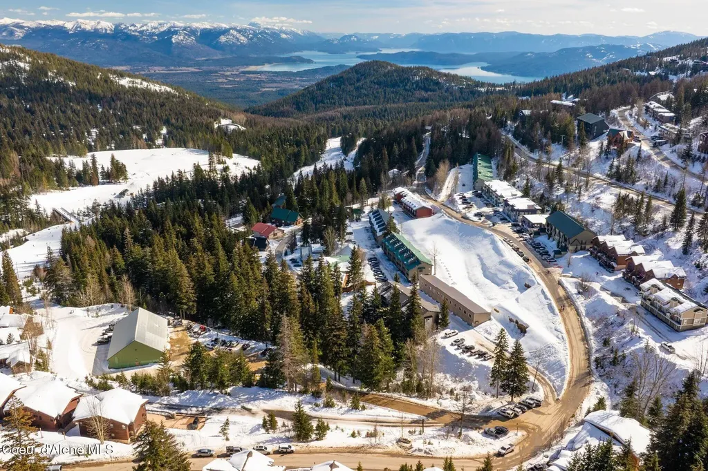 Nna Hemlock Lane Sandpoint ID 83864
